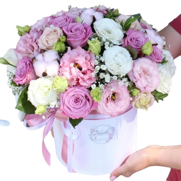  Antalya Florist Beyaz Kutuda Lisianthus ve Güller